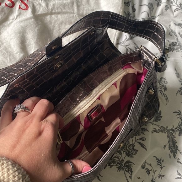 Guess handbag - Picture 3 of 3